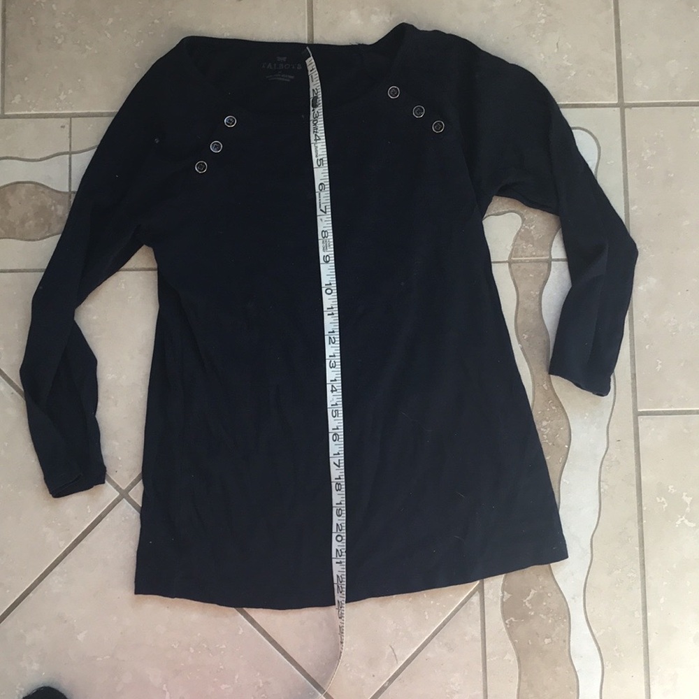 Talbots navy M top; like new
